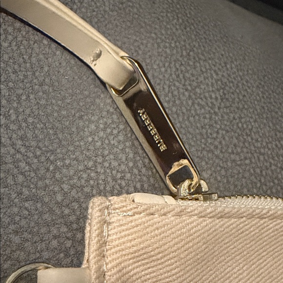 Burberry Clutch / Wristlet, brand new! - Picture 4 of 7